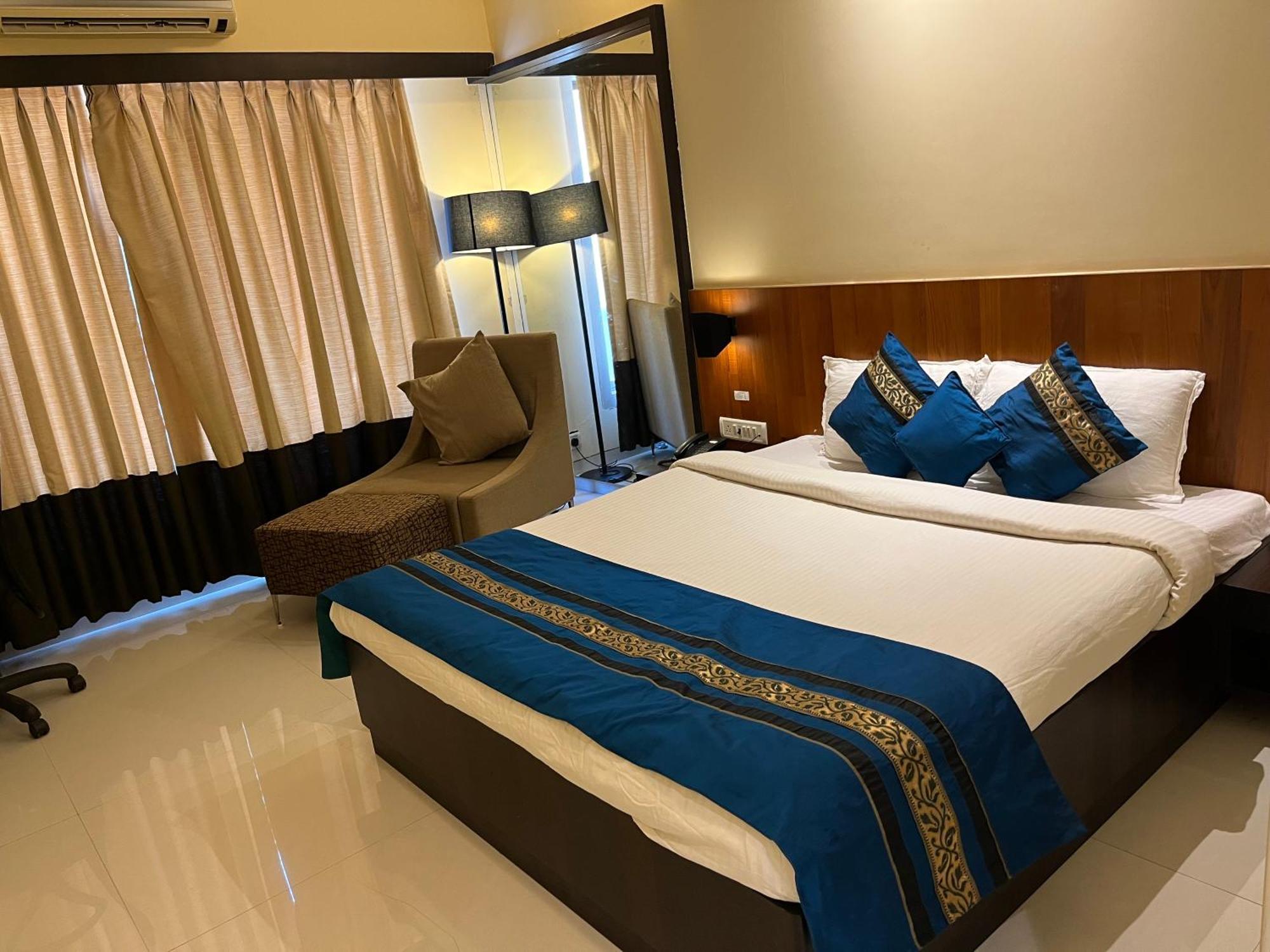 Hotel Landmark Ratnāgiri المظهر الخارجي الصورة