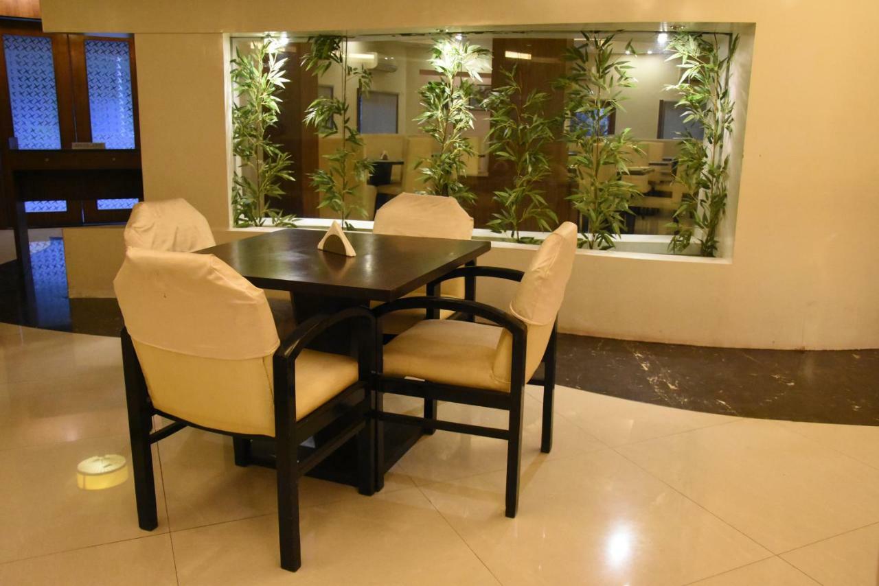Hotel Landmark Ratnāgiri المظهر الخارجي الصورة